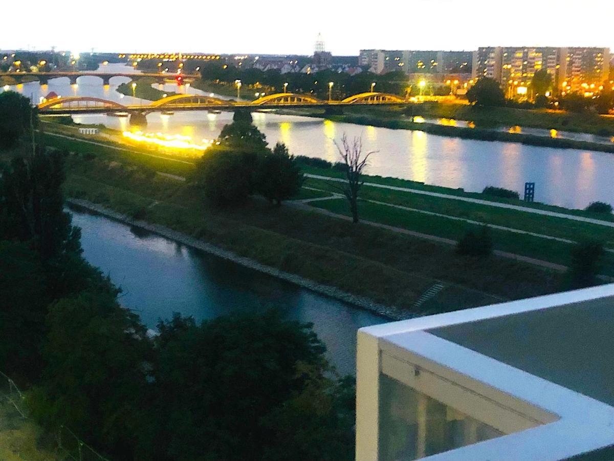 Apartament Z Tarasem I Widokiem Na Odre Wroclaw Exterior photo